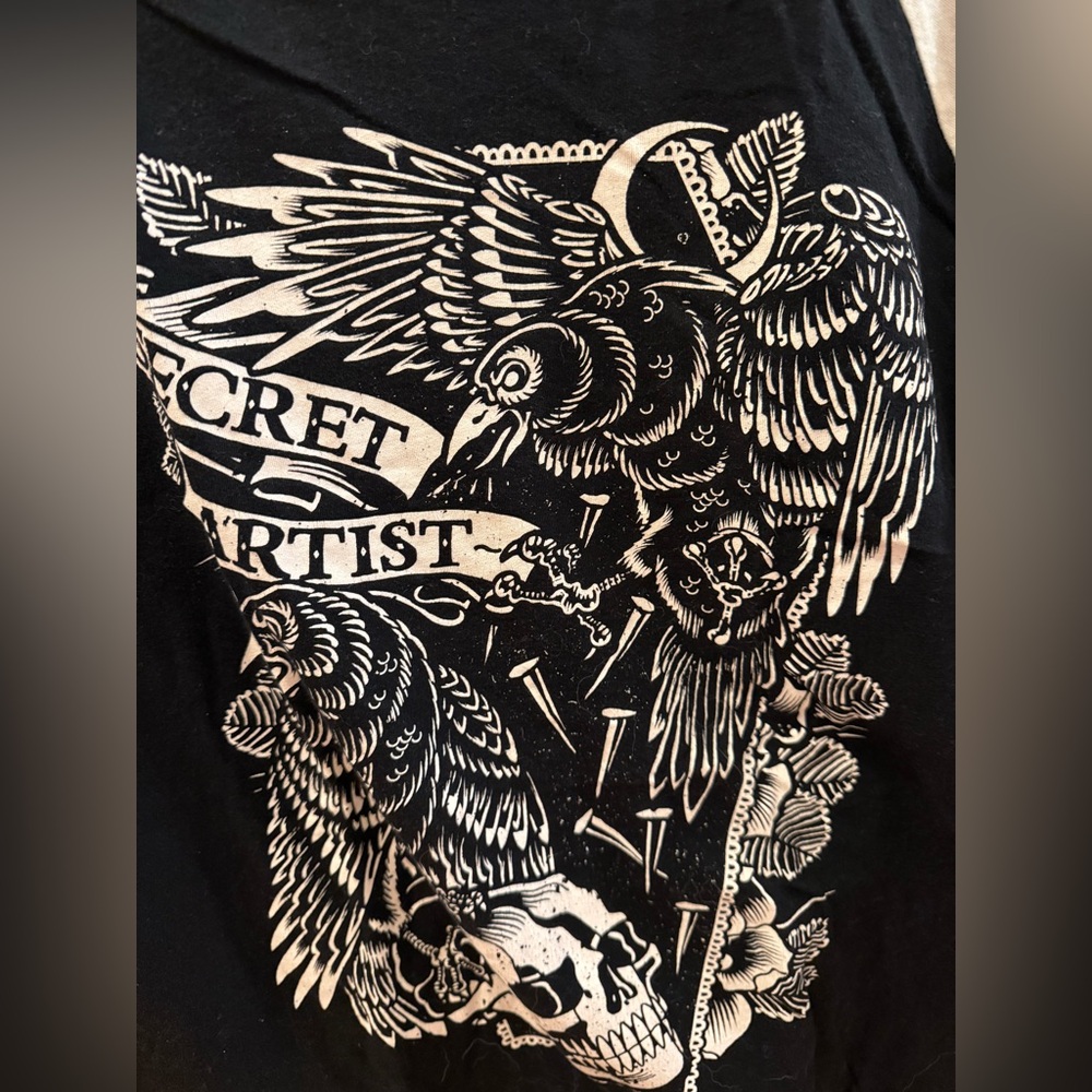 Secret Artist Collective Graphic Tee - size XL